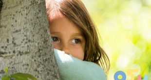 بررسی 9 علت خجالتی بودن کودکان + درمان
